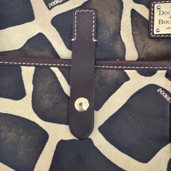 Dooney & Bourke chocolate leather camp bag - Picture 2 of 6